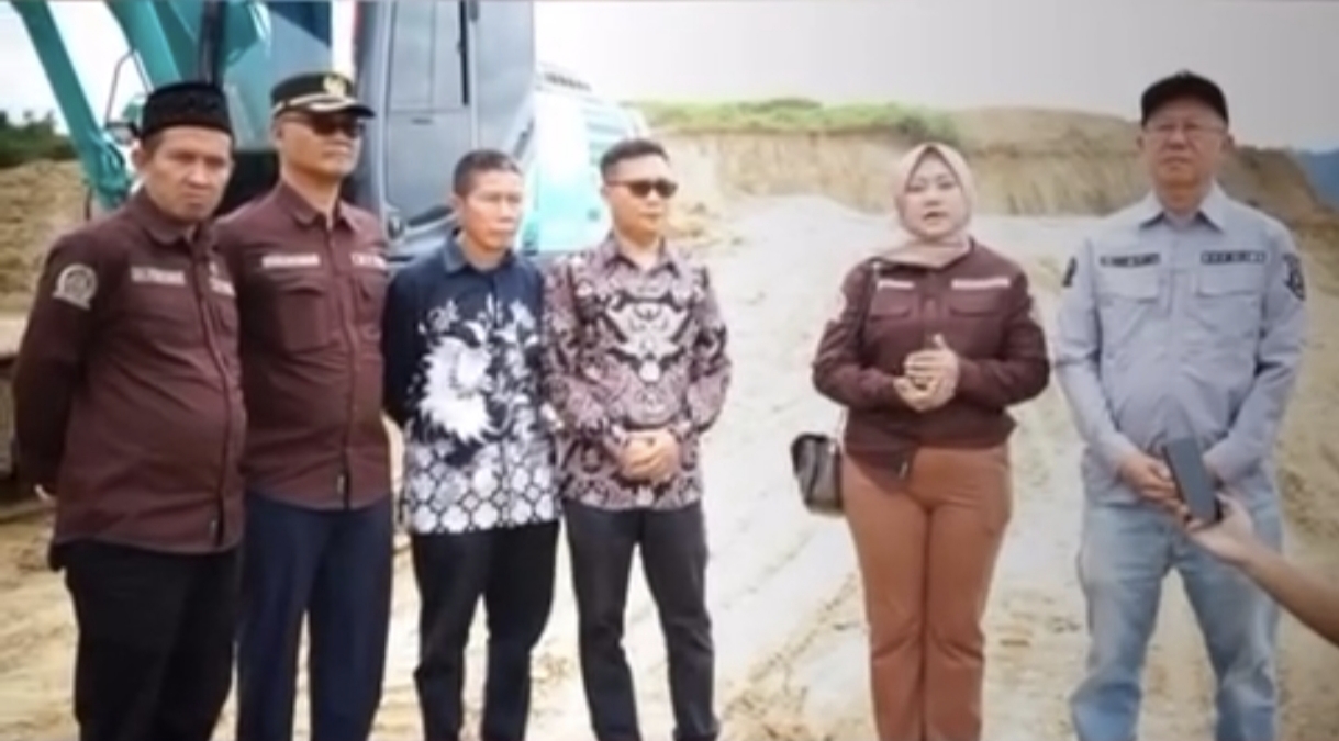 DPRD Kota Sukabumi meninjau langsung ke lokasi pembangunan. Foto ist