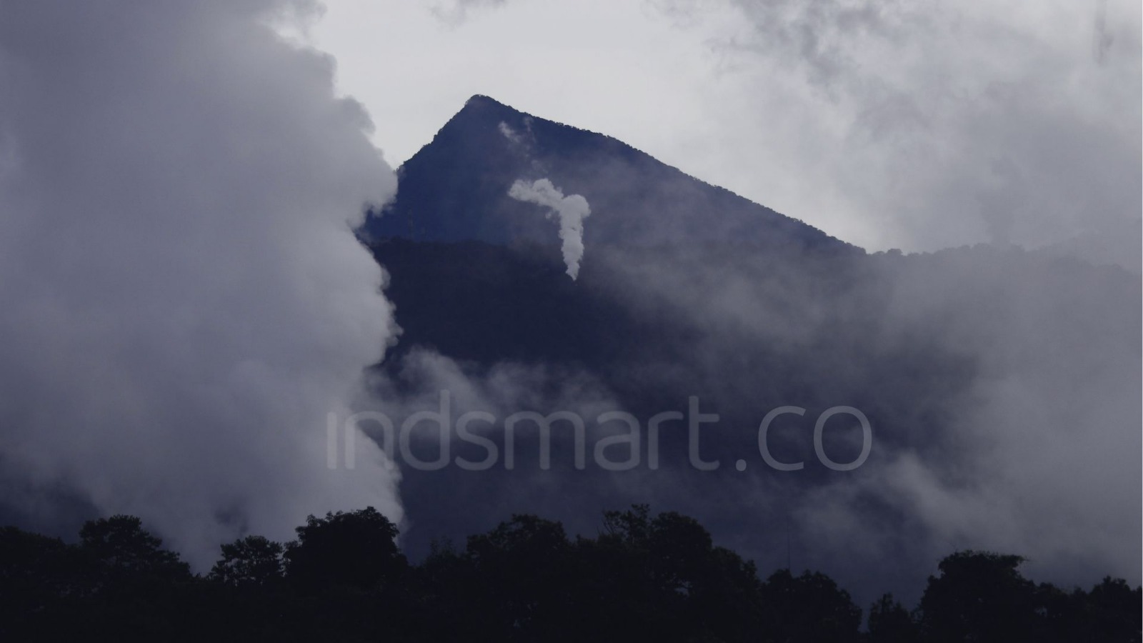 Misteri Kabut Purba Gunung Salak